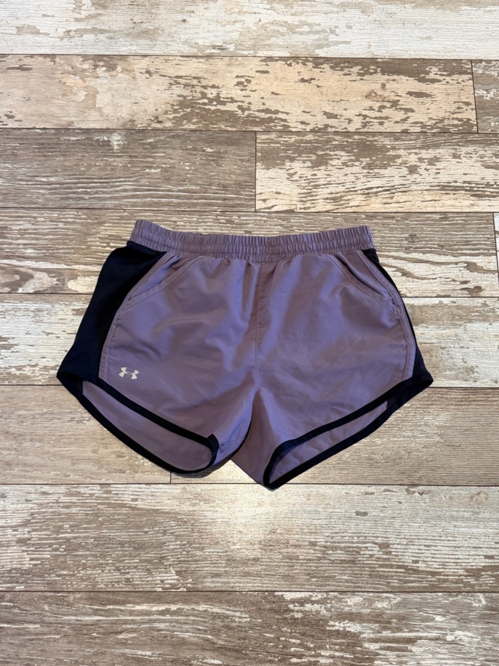 Under Armour Women's Gray and Black Heat Gear Loose Fit Shorts With Pockets XS